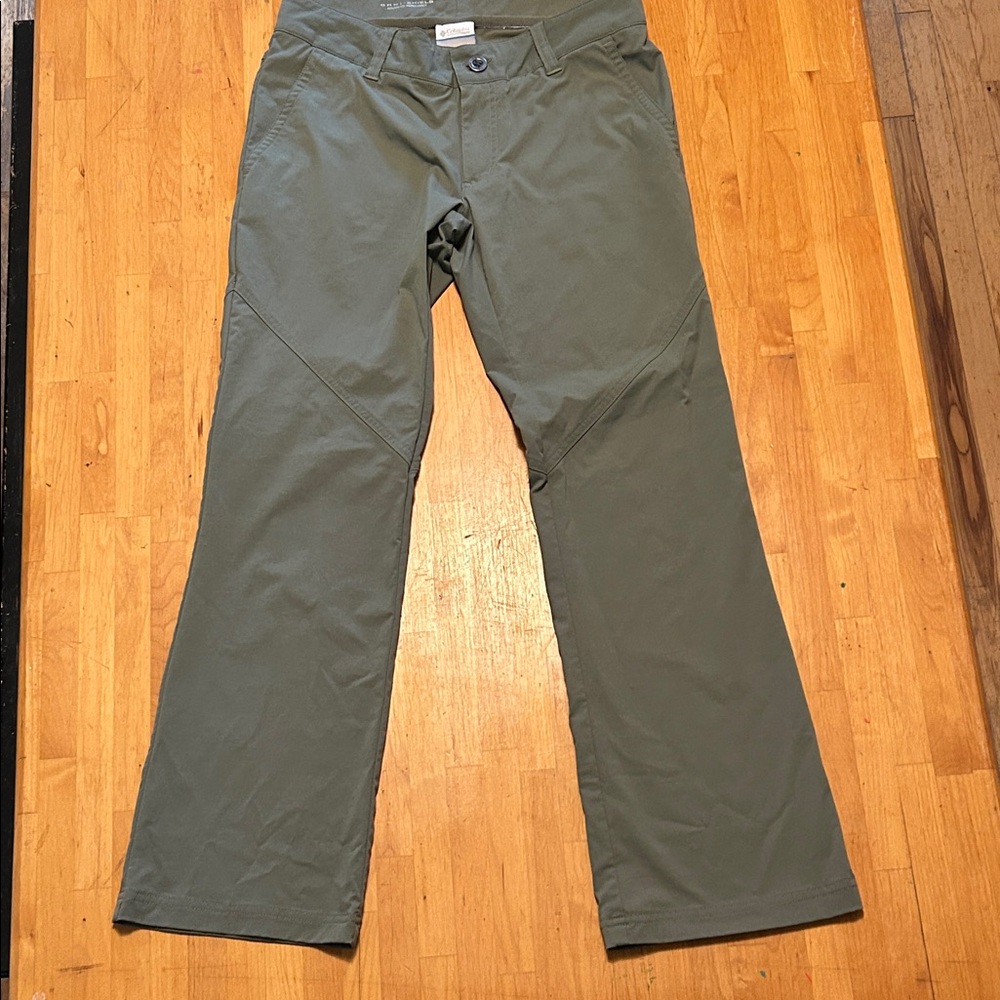 Women’s Columbia Olive Green Omni-Shield Semi-bootcut Outdoor Pants